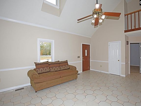 4th image of 101 Caughman Park Dr