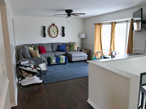 5th image of 1724 S Country Club Dr