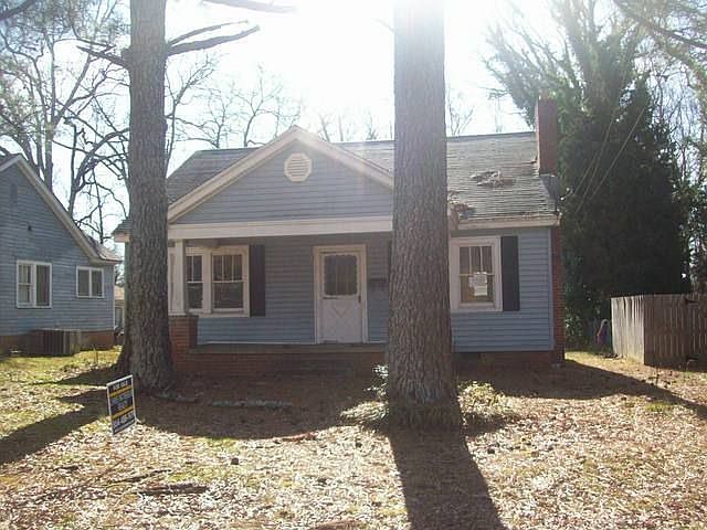 1st image of 307 Creswell Ave W