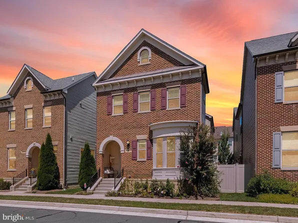 44622 Petersham Dr, Ashburn, VA 20147