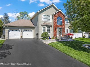 101 Christine Ct, Matawan, NJ 07747