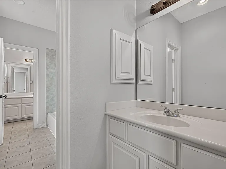 8602 Two Sisters Ct — Photo 26