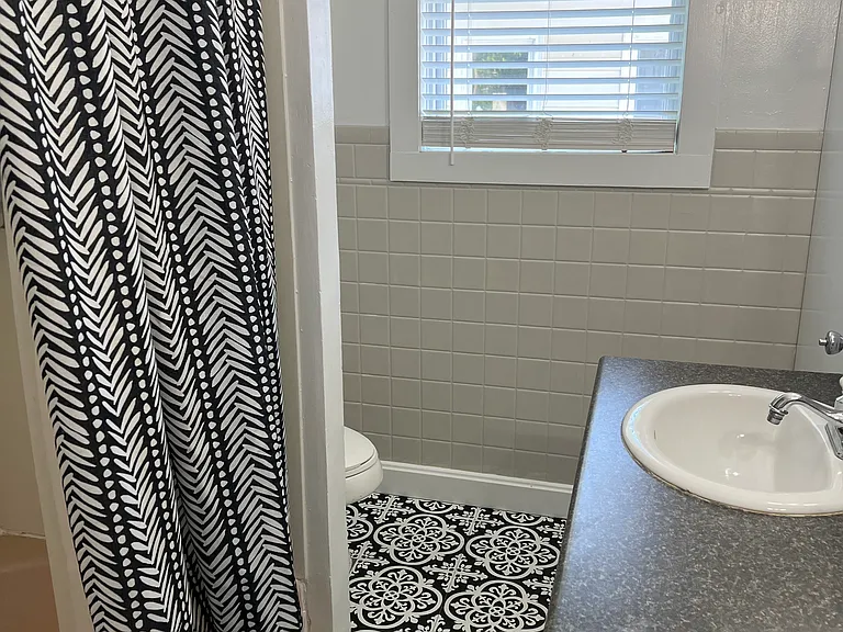 28 Elizabeth St #2 — Photo 2