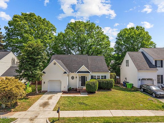 5th image of 640 Hanska Way