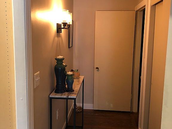 4th image of 2806 S Berry Ave