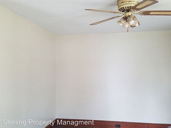 3rd image of 915 Davis St #A