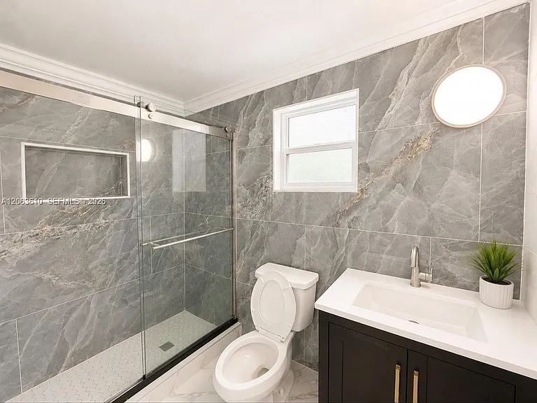 6049 SW 39th St — Photo 4
