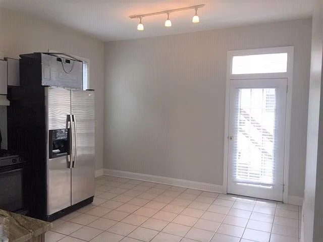 Fully equip large Kitchen.