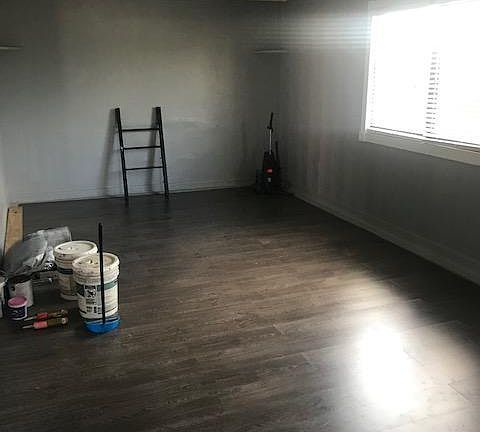 3rd image of 946 NE 5th Ave