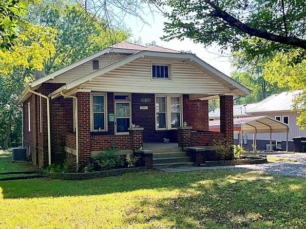 1011 Dunlap St, Paris, TN 38242