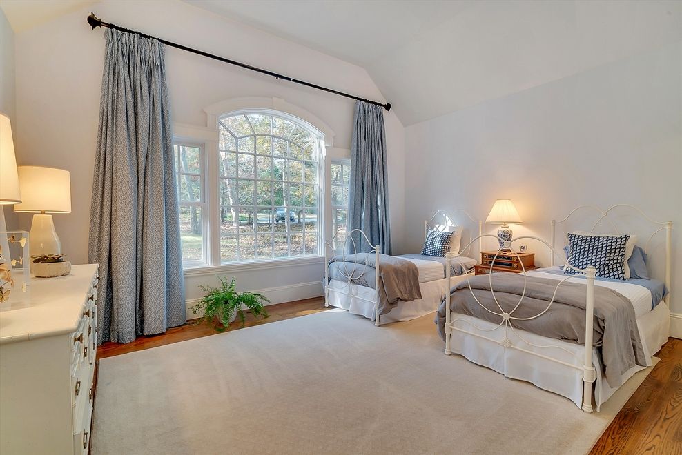  High Ceilings Throughout