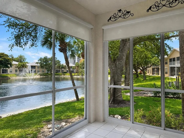 752 Wiggins Lake Dr #102 — Photo 20