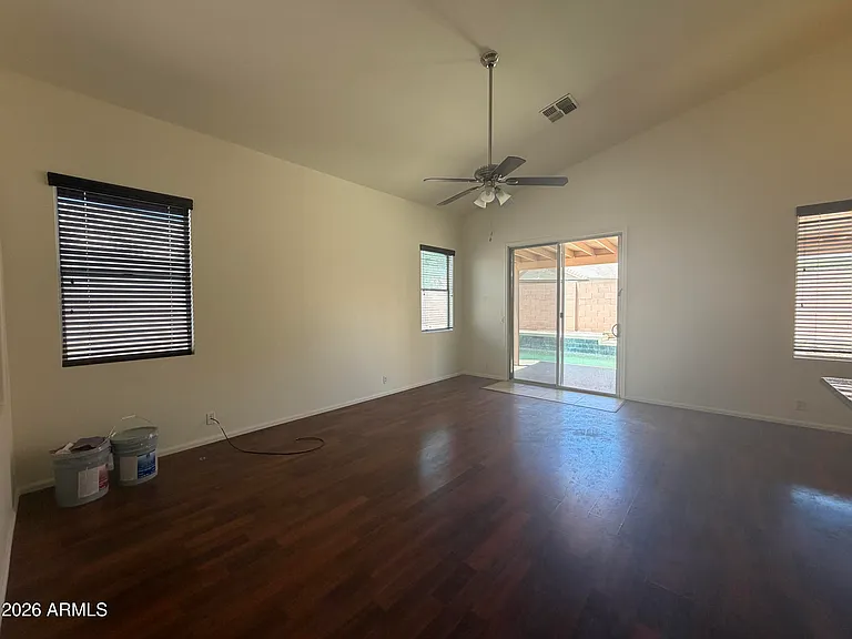908 N Gregory Pl — Photo 6