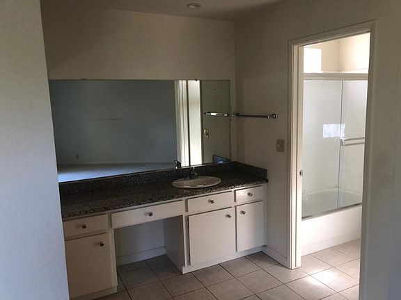 3rd image of 525 Gabilan St #8