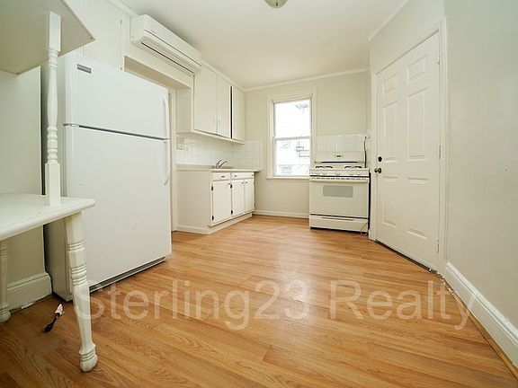 2nd image of 3853 9th St APT 1R