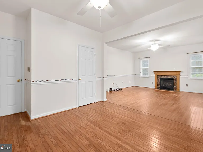10721 Colbys Ln — Photo 28