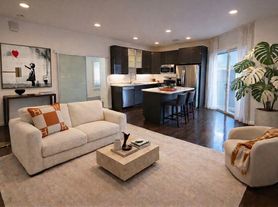 1119 Poinsettia Dr, Los Angeles, CA