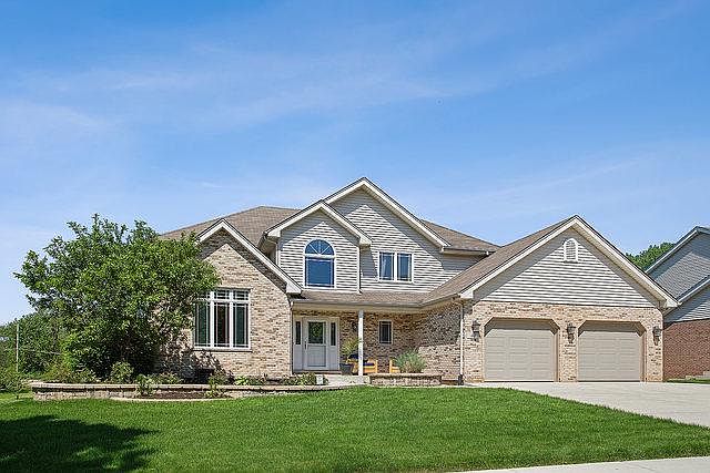 1st image of 417 Deerfield Ln