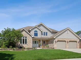 417 Deerfield Ln, New Lenox, IL 60451