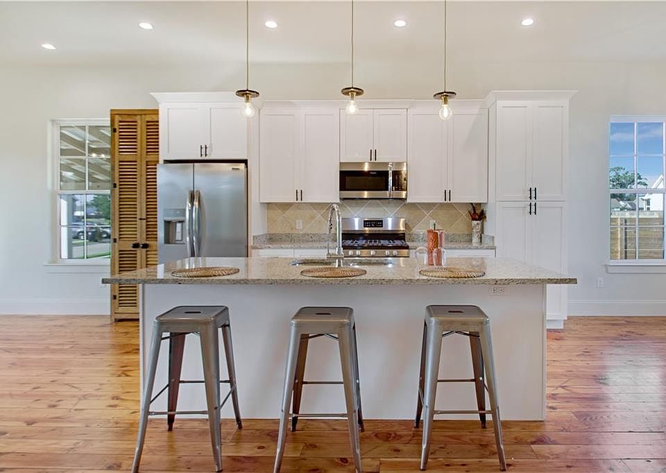 1900 Benjamin St, Arabi, LA 70032 MLS 2397502 Zillow