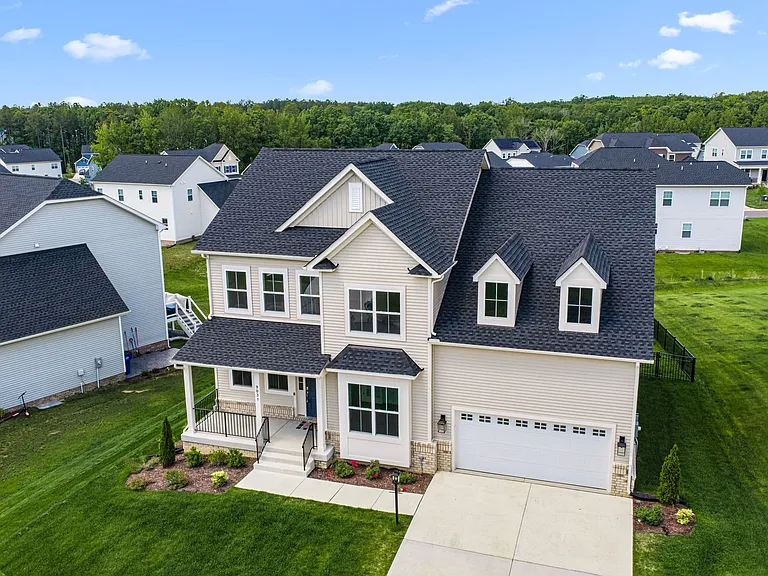 9031 Hereford Ct — Photo 3