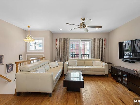 3rd image of 45 Prospect St