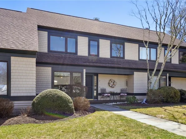 2 Westchester Way, Narragansett, RI 02882
