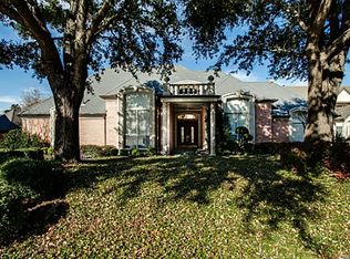 17624 Woods Edge Dr, Dallas, TX 75287