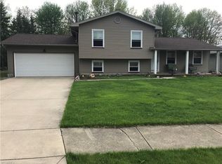 5511 London Dr, Austintown, OH