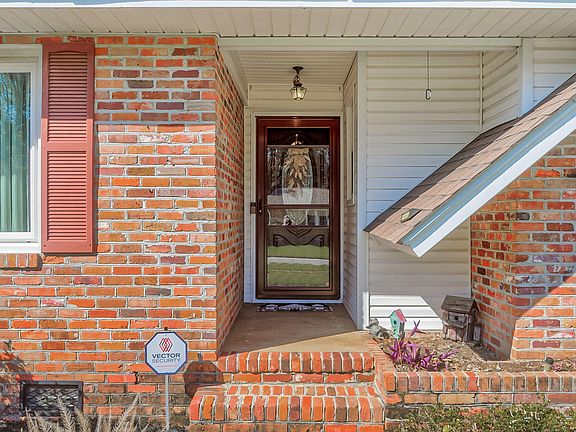 3rd image of 407 Rose Ln