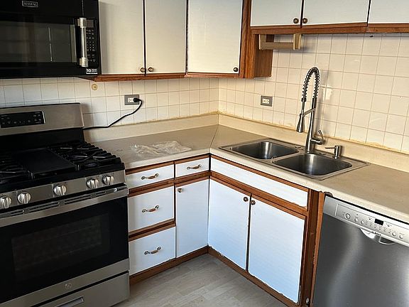 3rd image of 8702 Gregory Ln