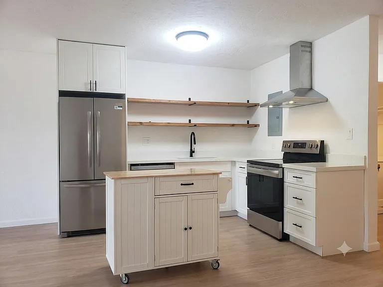 7000 NW 17th St #116 — Photo 5