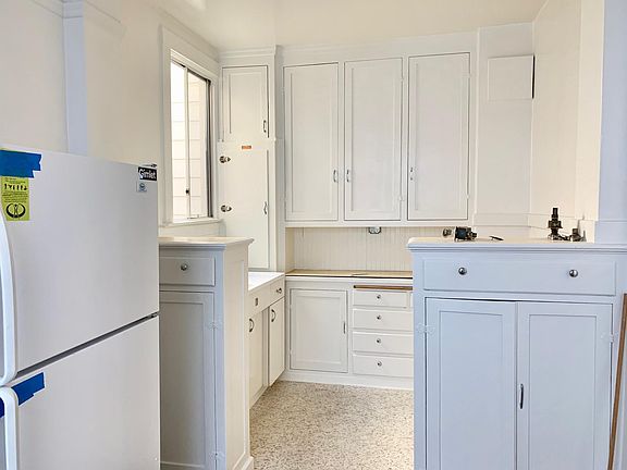 4th image of 2745 Webster St APT 9