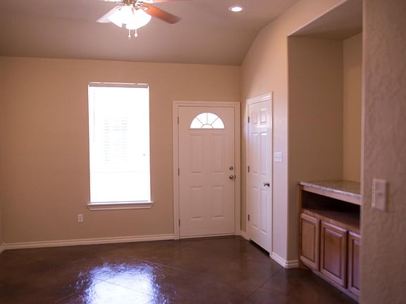 3rd image of 2507 SW A Ave #8