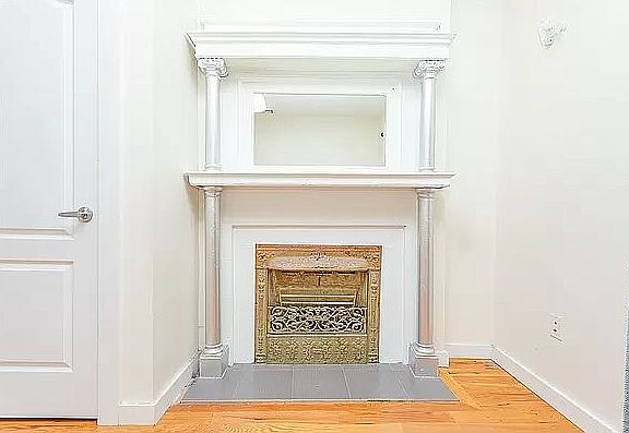 2nd image of 776 Lincoln Pl #Zb