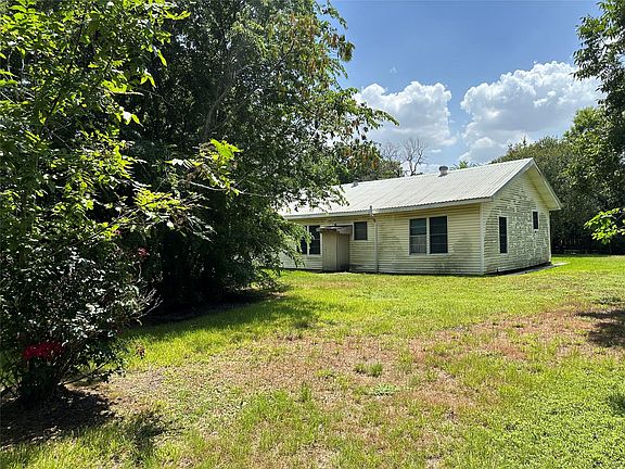 1102 N Battlebell Rd, Highlands, TX 77562 | MLS #12557634 | Zillow