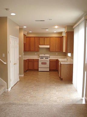 5th image of 4845 Winamac Dr