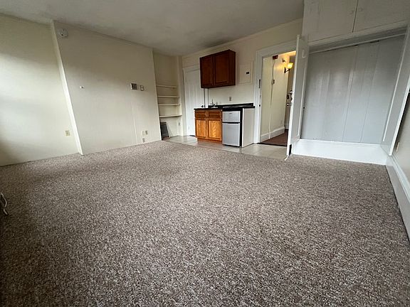 5th image of 70 Pinckney St APT 8