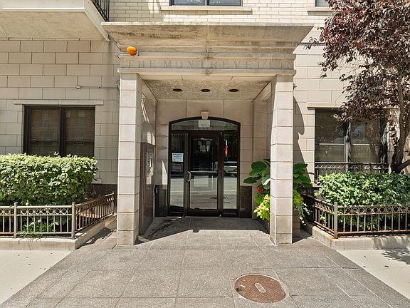 2nd image of 520 N Halsted St APT 305