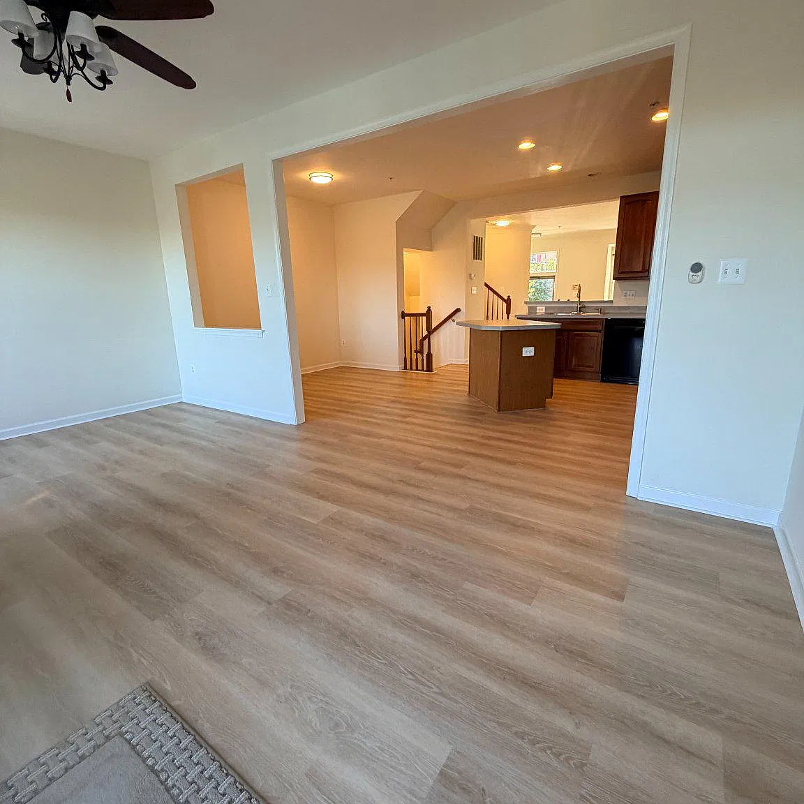 4 bed, 3.5 bath, 2654 sqft, $2,950 — Photo 2