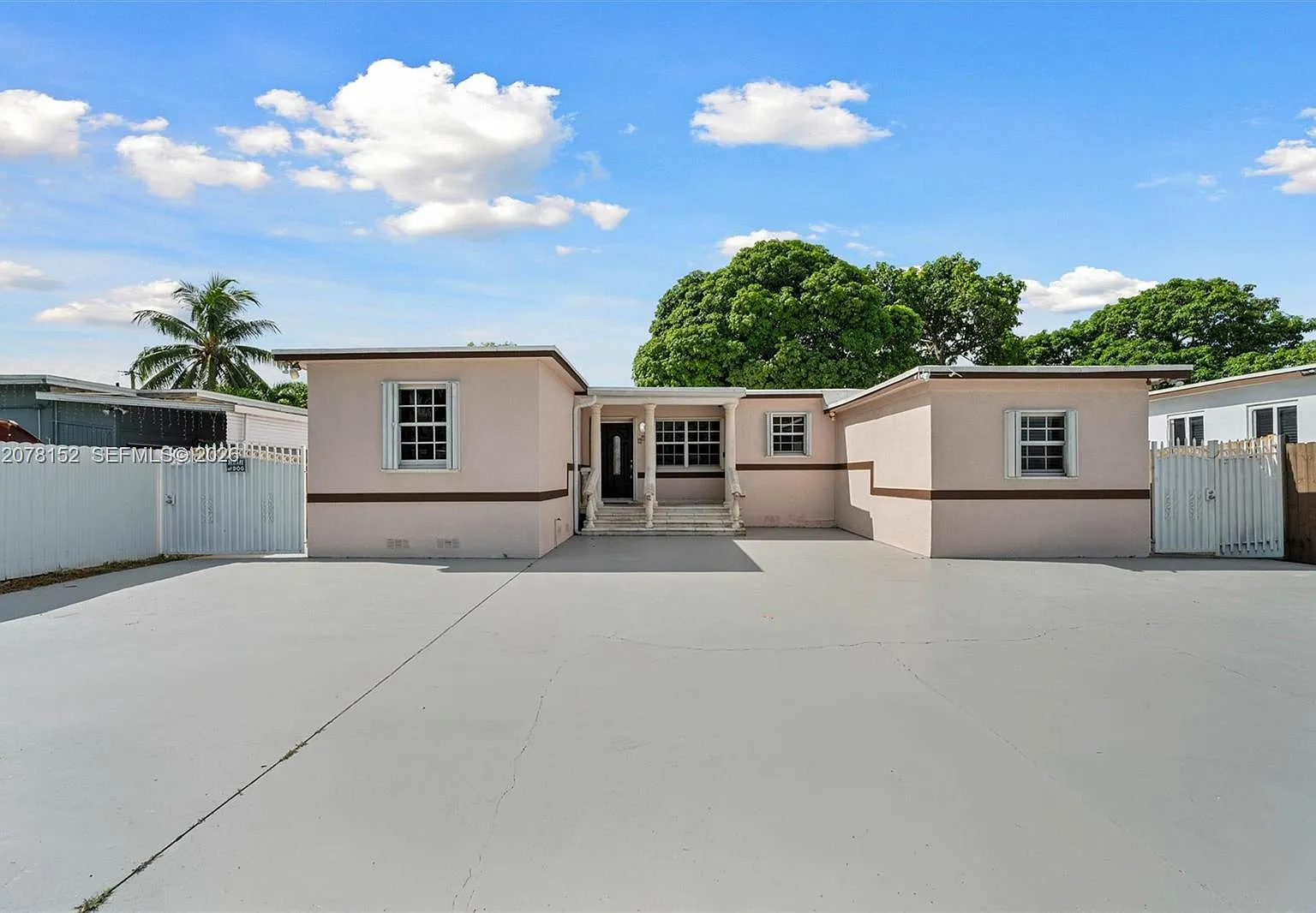 Jai-Alai Heights 1st Addn — Photo 2