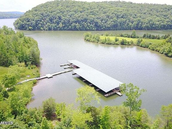 3rd image of 400 Sunset Dr