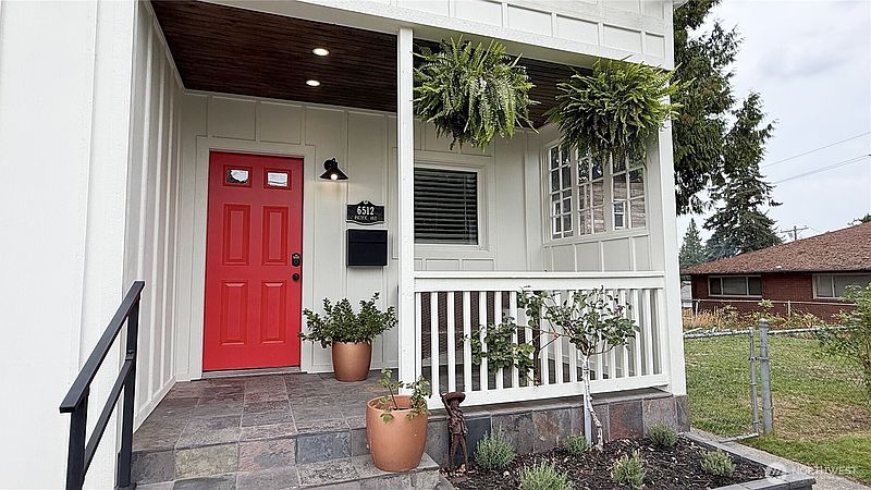 2nd image of 6512 Pacific Avenue