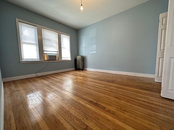 5th image of 27 Elmwood Park APT 1