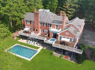 1 Hillview Dr, Califon, NJ 07830