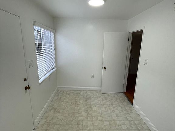 4th image of 315 Waverley St APT 2