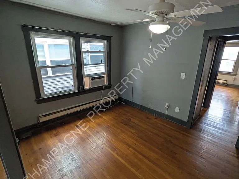 1123-1125 W 40th St — Photo 7