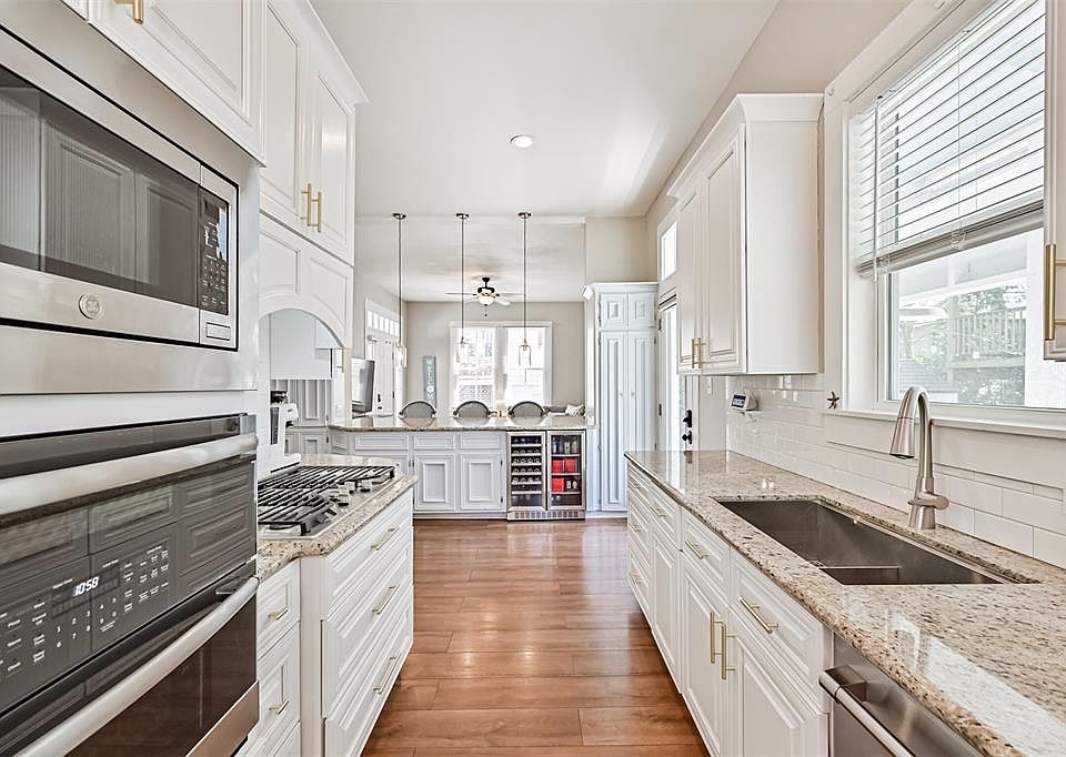 1st image of 1827 Avenue M