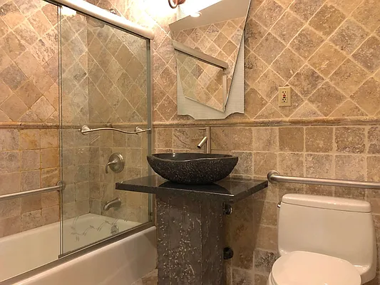 Rented by Astoria Realty | media 12