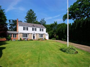 11 Garden Turn, Manhasset, NY 11030